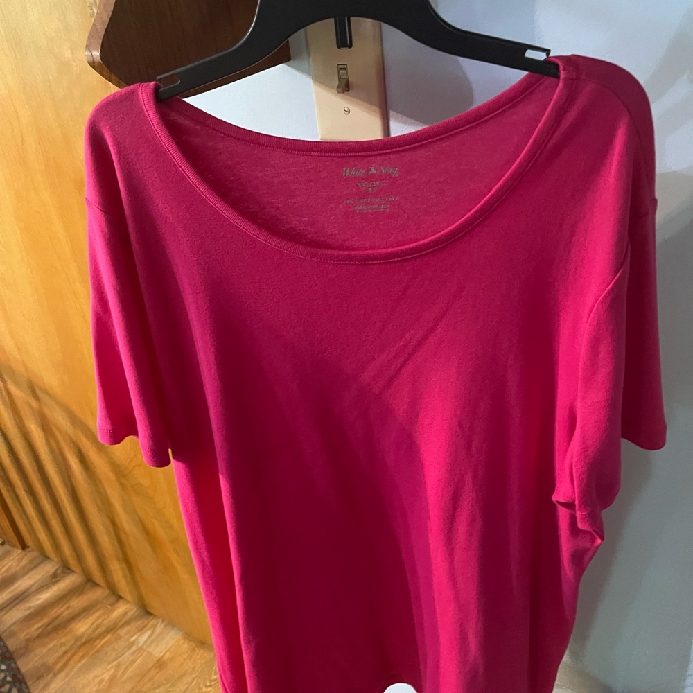New!  nice, pretty fuschia Top.  XXL Size 20. NWOT! - Picture 3 of 4